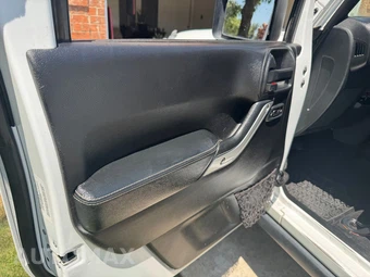2013 Jeep Wrangler Unlimited Freedom Edition - miniatura 23