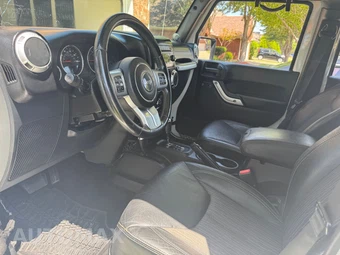 2013 Jeep Wrangler Unlimited Freedom Edition - miniatura 26