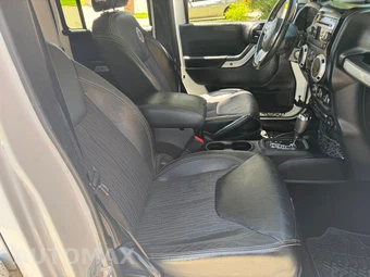 2013 Jeep Wrangler Unlimited Freedom Edition - miniatura 27