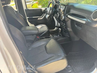 2013 Jeep Wrangler Unlimited Freedom Edition - miniatura 30