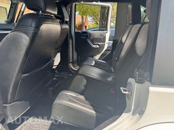 2013 Jeep Wrangler Unlimited Freedom Edition - miniatura 31
