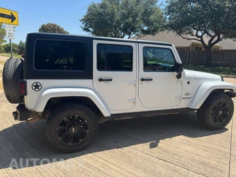 2013 Jeep Wrangler Unlimited Freedom Edition - miniatura 8