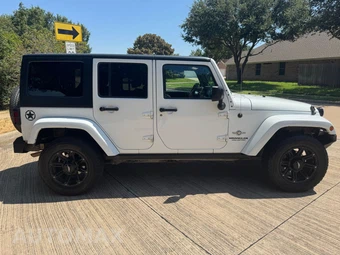2013 Jeep Wrangler Unlimited Freedom Edition - miniatura 9