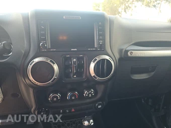 2013 Jeep Wrangler Unlimited Freedom Edition - miniatura 11