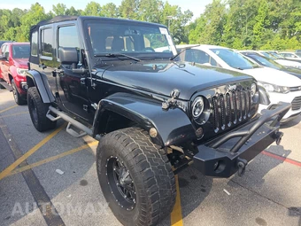 2013 Jeep Wrangler Unlimited Freedom Edition - miniatura 3