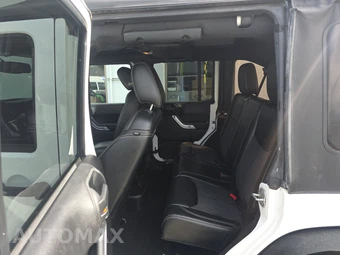 2013 Jeep Wrangler Unlimited Freedom Edition - miniatura 13
