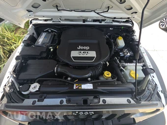 2013 Jeep Wrangler Unlimited Freedom Edition - miniatura 15