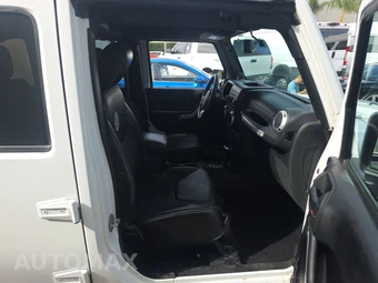2013 Jeep Wrangler Unlimited Freedom Edition - miniatura 8