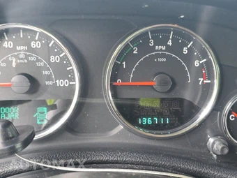 2013 Jeep Wrangler Unlimited Freedom Edition - miniatura 12