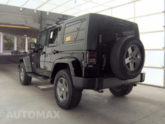 2013 Jeep Wrangler Unlimited Freedom Edition - miniatura 6