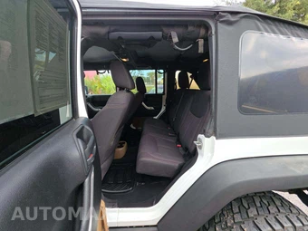2013 Jeep Wrangler Unlimited Rubicon - miniatura 10
