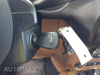 2013 Jeep Wrangler Unlimited Rubicon - miniatura 5