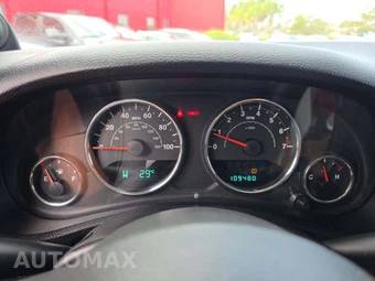 2013 Jeep Wrangler Unlimited Rubicon - miniatura 6