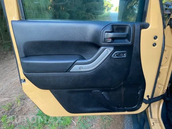 2013 Jeep Wrangler Unlimited Rubicon - miniatura 19