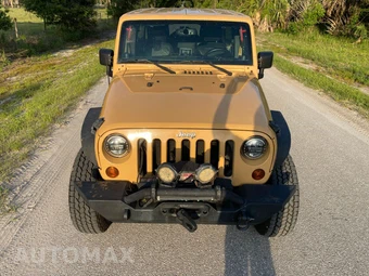 2013 Jeep Wrangler Unlimited Rubicon - miniatura 2