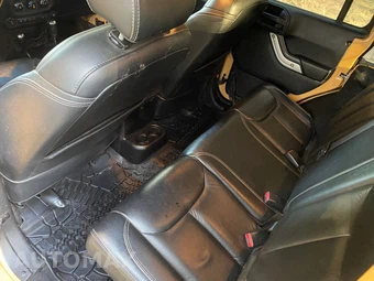 2013 Jeep Wrangler Unlimited Rubicon - miniatura 29