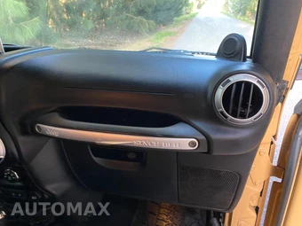 2013 Jeep Wrangler Unlimited Rubicon - miniatura 45