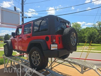 2013 Jeep Wrangler Unlimited Rubicon - miniatura 2
