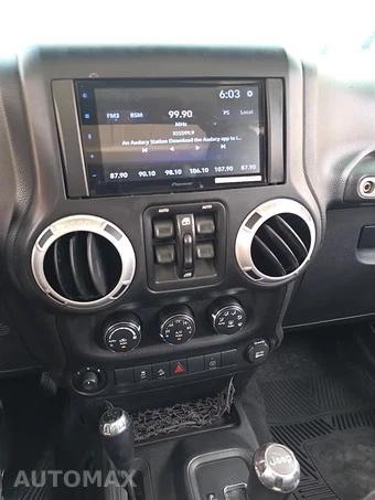 2013 Jeep Wrangler Unlimited Rubicon - miniatura 26