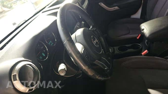 2013 Jeep Wrangler Unlimited Sahara - miniatura 11