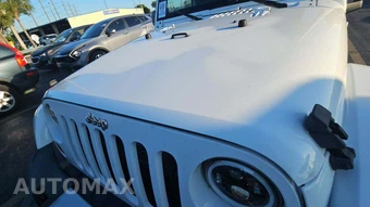 2013 Jeep Wrangler Unlimited Sahara - miniatura 2
