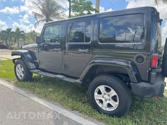 2013 Jeep Wrangler Unlimited Sahara - miniatura 12