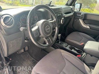 2013 Jeep Wrangler Unlimited Sahara - miniatura 24