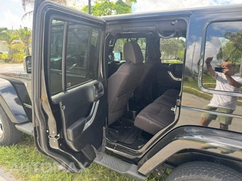 2013 Jeep Wrangler Unlimited Sahara - miniatura 26