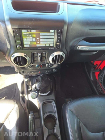 2013 Jeep Wrangler Unlimited Sahara - miniatura 10