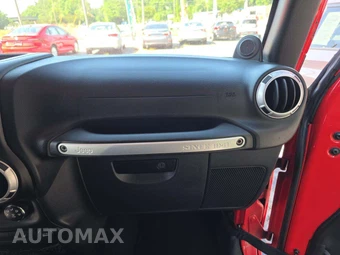 2013 Jeep Wrangler Unlimited Sahara - miniatura 19