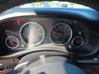 2013 Jeep Wrangler Unlimited Sahara - miniatura 9