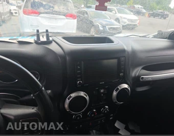 2013 Jeep Wrangler Unlimited Sahara - miniatura 13