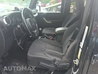 2013 Jeep Wrangler Unlimited Sahara - miniatura 9