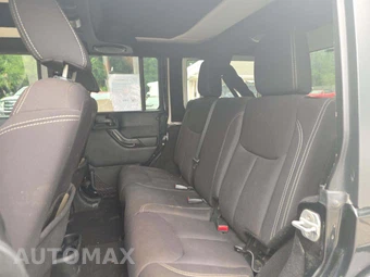 2013 Jeep Wrangler Unlimited Sahara - miniatura 13