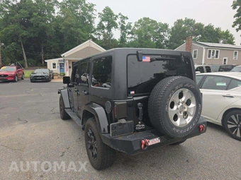 2013 Jeep Wrangler Unlimited Sahara - miniatura 2