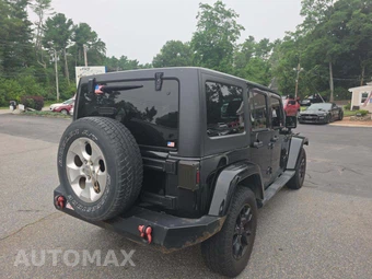 2013 Jeep Wrangler Unlimited Sahara - miniatura 3