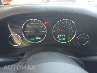 2013 Jeep Wrangler Unlimited Sahara - miniatura 12