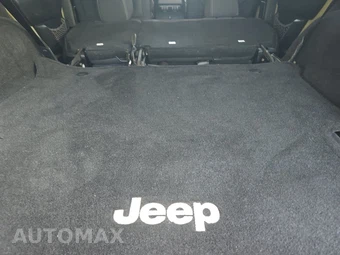 2013 Jeep Wrangler Unlimited Sahara - miniatura 17