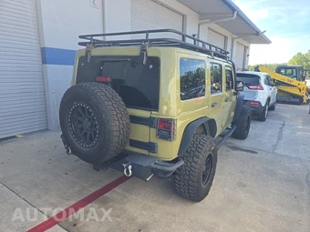 2013 Jeep Wrangler Unlimited Sahara - miniatura 4