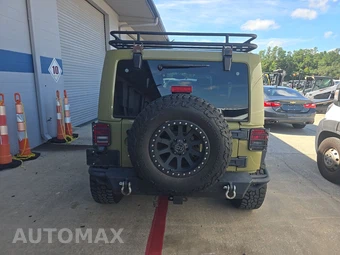 2013 Jeep Wrangler Unlimited Sahara - miniatura 5
