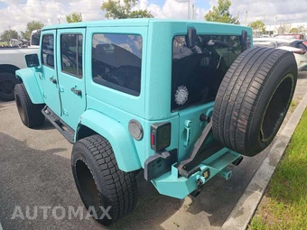 2013 Jeep Wrangler Unlimited Sahara - miniatura 2