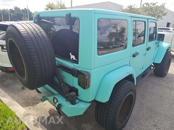 2013 Jeep Wrangler Unlimited Sahara - miniatura 3
