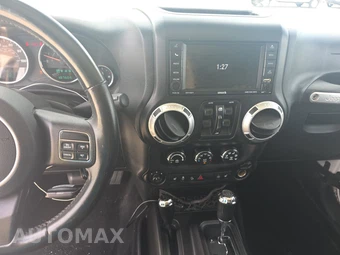 2013 Jeep Wrangler Unlimited Sahara - miniatura 11