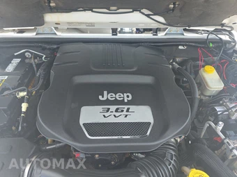 2013 Jeep Wrangler Unlimited Sahara - miniatura 15