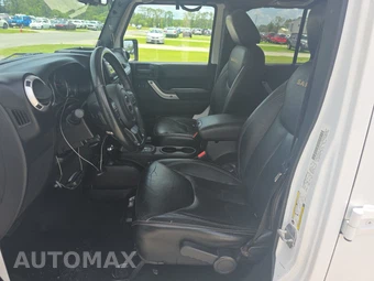 2013 Jeep Wrangler Unlimited Sahara - miniatura 7