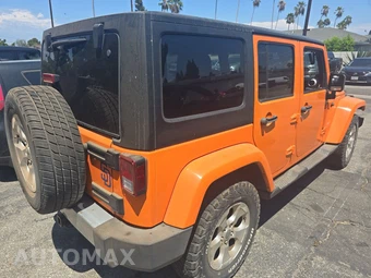 2013 Jeep Wrangler Unlimited Sahara - miniatura 4