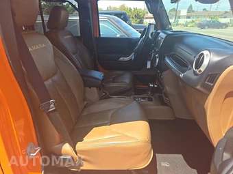 2013 Jeep Wrangler Unlimited Sahara - miniatura 8