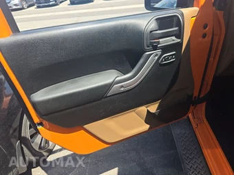 2013 Jeep Wrangler Unlimited Sahara - miniatura 9