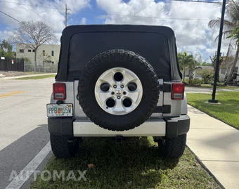 2013 Jeep Wrangler Unlimited Sahara - miniatura 13