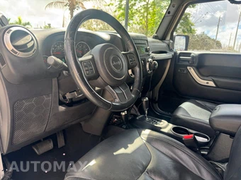 2013 Jeep Wrangler Unlimited Sahara - miniatura 21